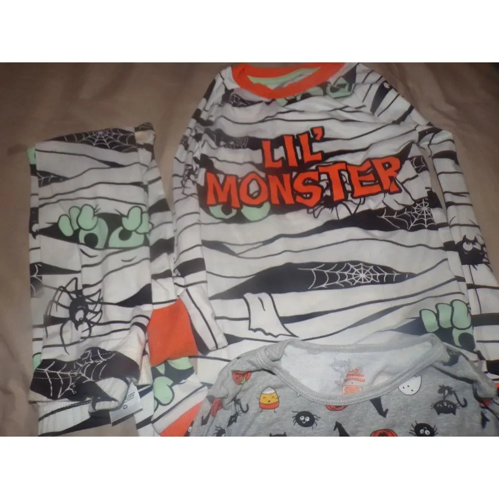 Halloween Pajama sets lot of 2 size 8 pjs